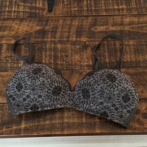 Aerie Sunny Wireless Push-Up 32B